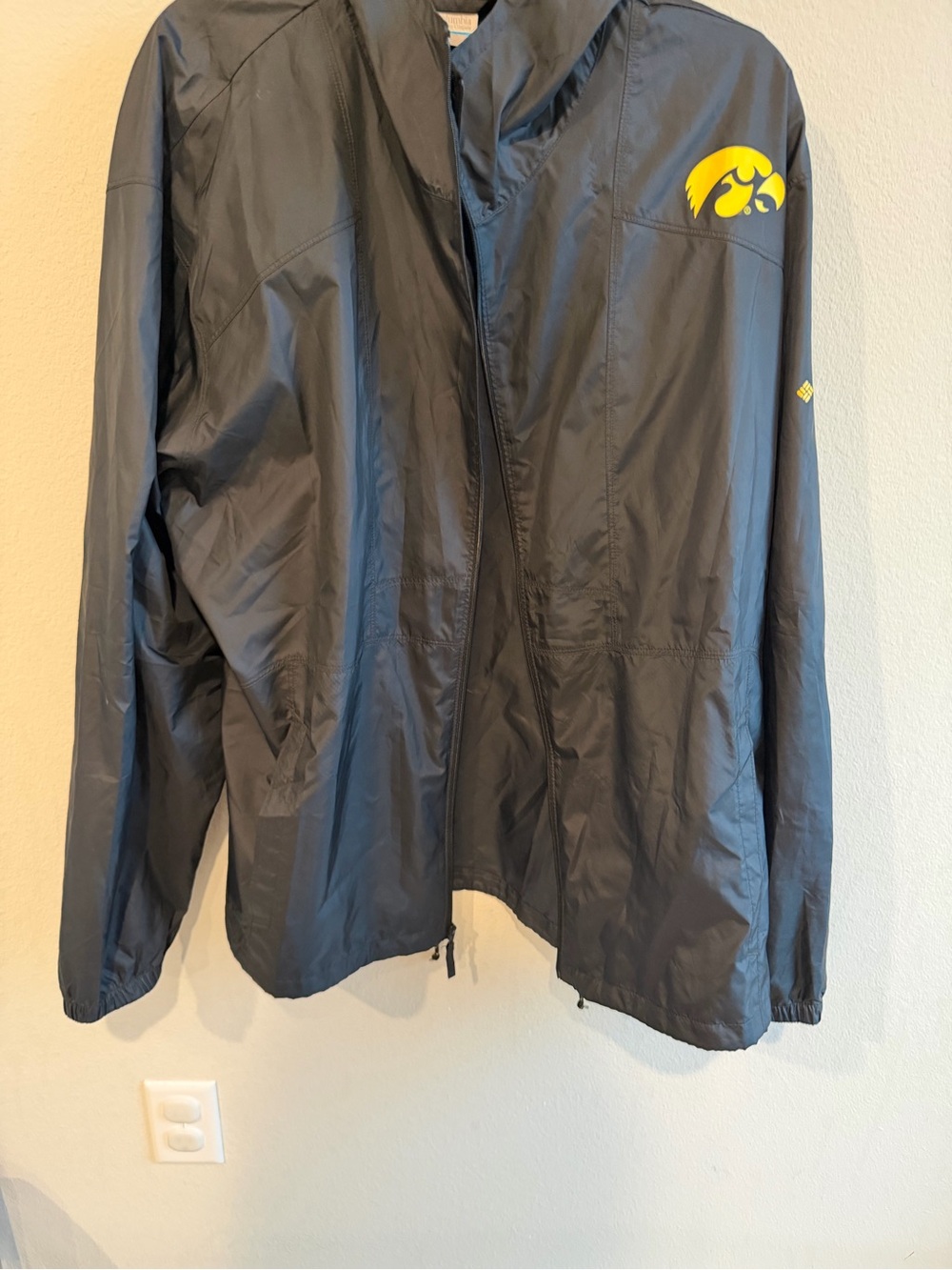 Columbia Men's Black Windbreaker Jacket with Iowa Hawkeyes Logo